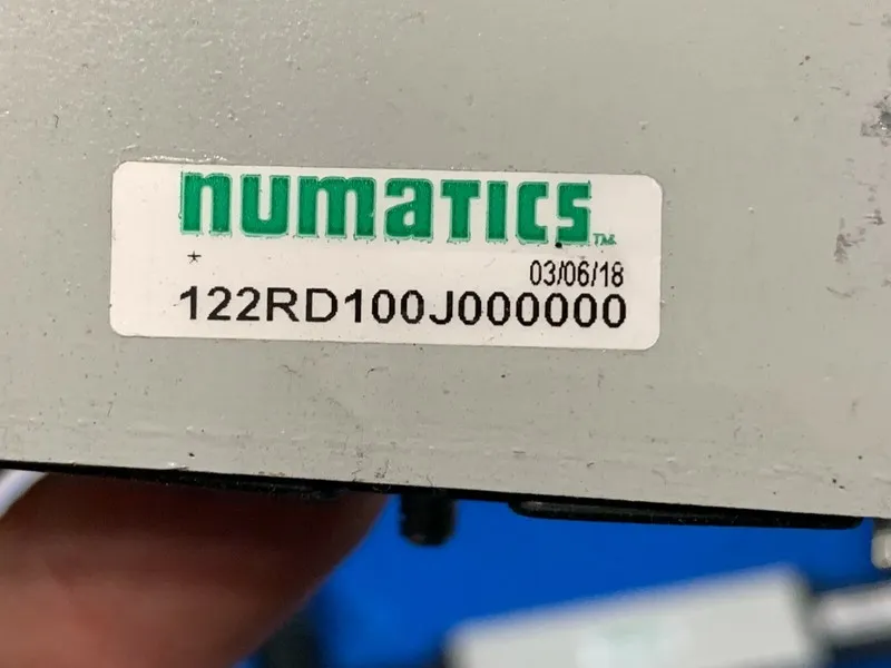 Регулятор давления 122RD100J000000