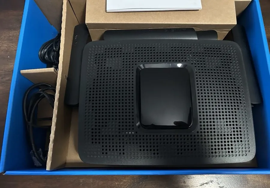 Маршрутизатор Linksys Max-Stream AC2150 MU-Mimo Tri-Band Wifi 5 Router — фото лота 3