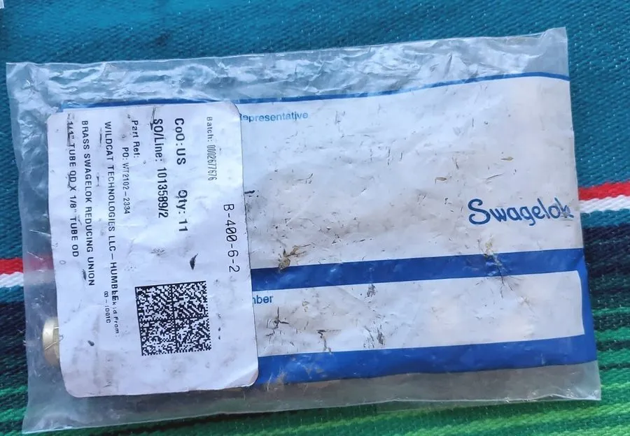Фитинг SWAGELOK B-400-6-2 BRASS REDUCING UNION TUBE FITTING 1/4" X 1/8"