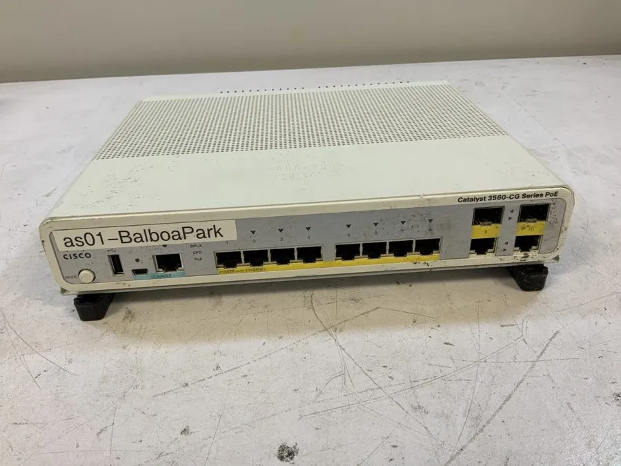 Коммутатор Cisco Catalyst 3560-CG Series PoE 8 port Ethernet Switch — фото лота 1