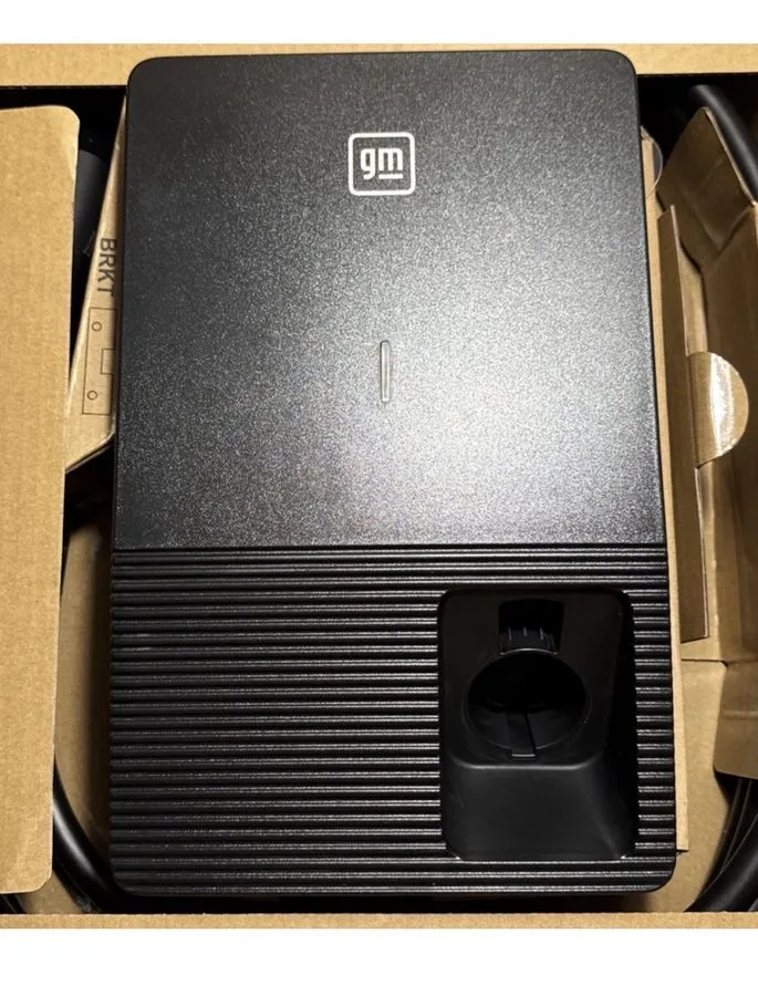 Аккумулятор GM PowerUp 2 Level 2 EV Charger 48A 11.5 kW 85874328