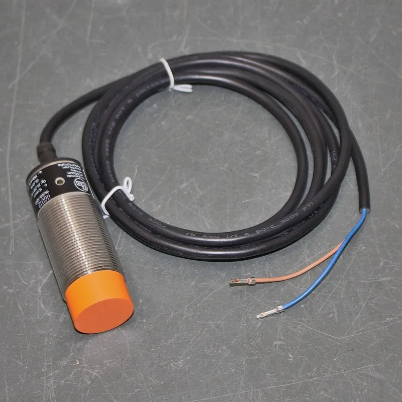 Датчик приближения IFM II0012 Proximity Sensor,Inductive,N.O.,15Mm 20-250V AC 2 