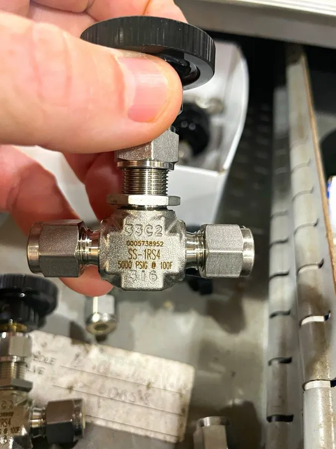 Клапан PC X Swagelok SS-1RS4 SS Integral Bonnet Needle Valve, UK#350