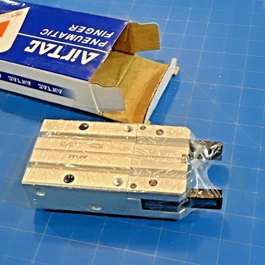 Пневмоцилиндр AirTAC HFR16 Pneumatic Finger Cylinder Box — фото лота 2