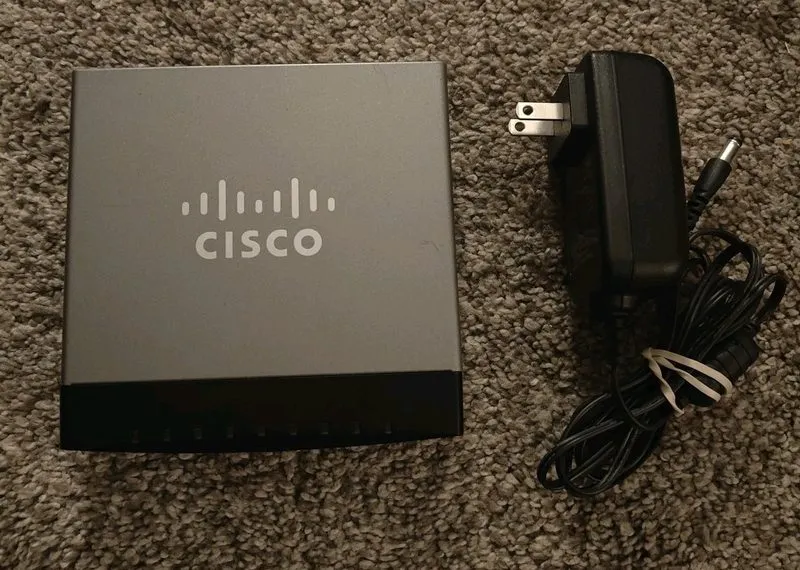 Коммутатор Cisco Small Business 8 Port Gigabit Smart Switch SG200-08 — фото лота 1