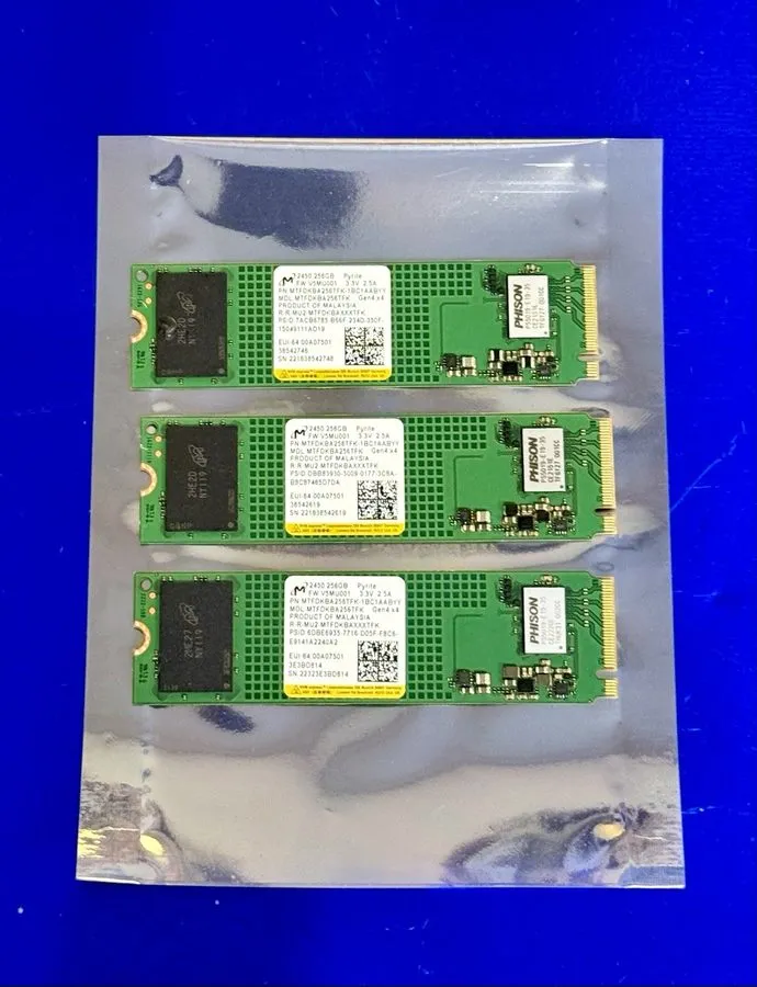 SSD-накопитель { x} Micron 2450 256GB M.2 2230 PCIe Gen4 x4 NVMe SSD MTFDKBK256T