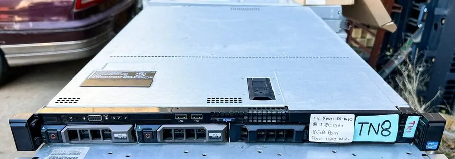 Сервер Dell PowerEdge T320 Xeon E5-1410 2.88GHZ, 8GB RAM, No Hard drives or sled