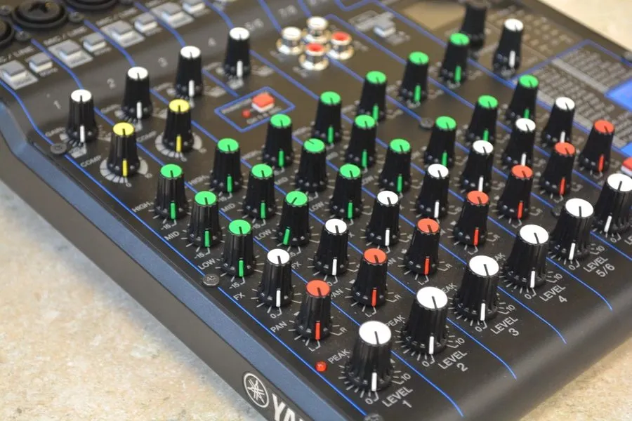 Микшерный пульт YAMAHA MG10XU Analog Mixing Console Audio Interface Mixer Effect