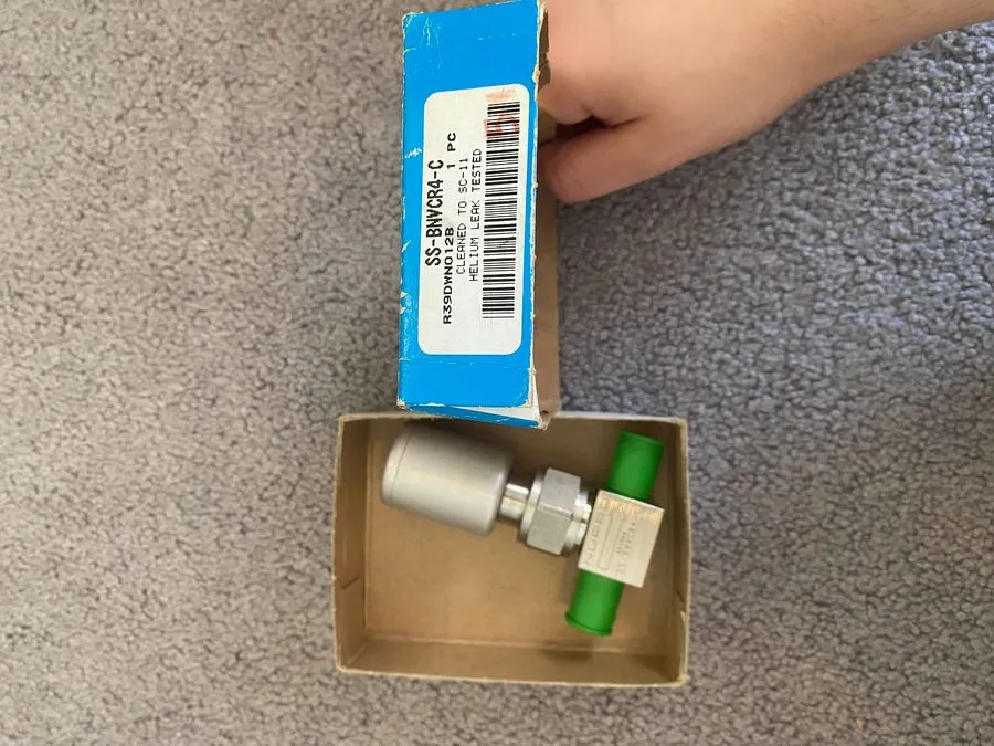 Клапан SWAGELOK 316L SS HIGH PURITY BELLOWS SEALED VALVE SS-BNVCR4-C