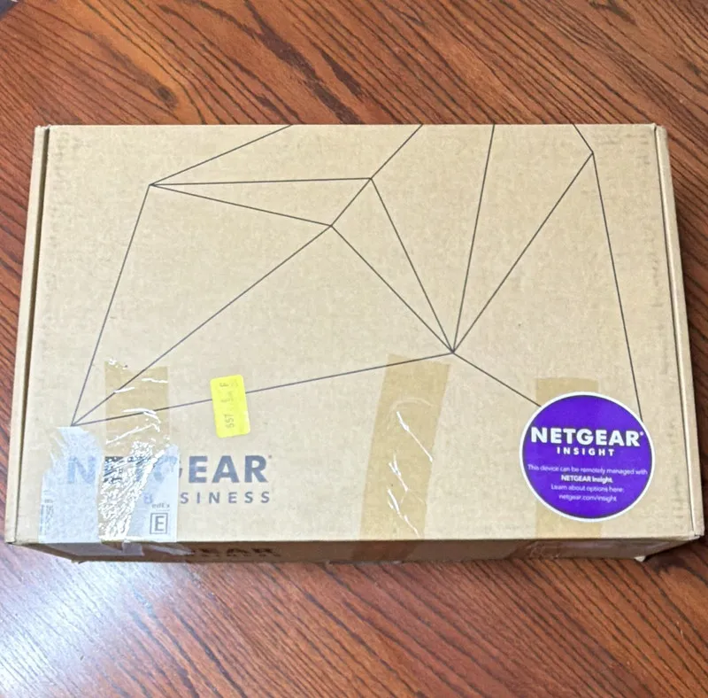 Коммутатор NETGEAR GS728TPP-200NAS 24-Port Gigabit Smart Managed PoE+ Rack Switc