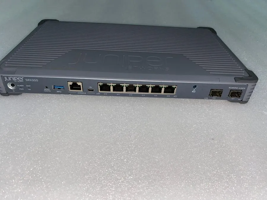 Межсетевой экран Juniper Networks SRX300 Services Desktop Security Appliance