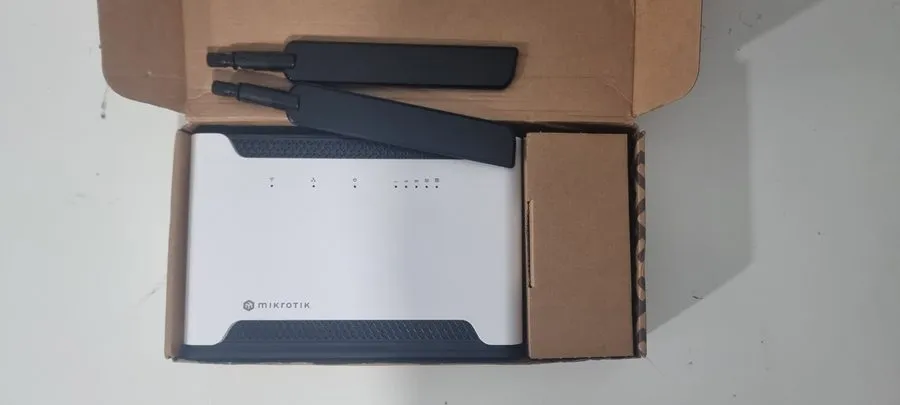 Маршрутизатор Lot of Mikrotik Chateau Lte12 RBD53G Hex Routers — фото лота 1