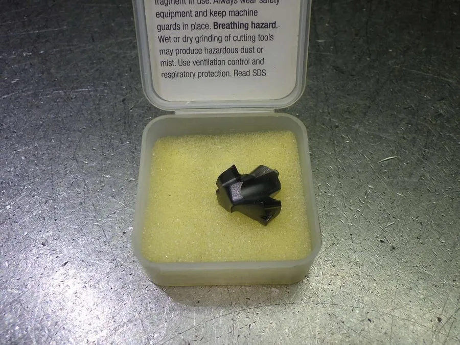 Режущий инструмент Kennametal 16.5mm Carbide Drill Tip Insert KTIP1650HPM KCP15 