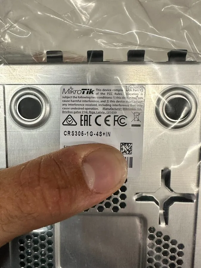 Коммутатор Mikrotik CRS305-1G-4S+IN Cloud Switch Ethernet Switch 4x SFP+ 1x GLAN