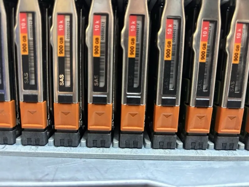Жёсткий диск EMC 005049206 900GB 10K SAS 2.5" 6G HDD VNX5100/5300 V3-2S10-900 Ha — фото лота 2