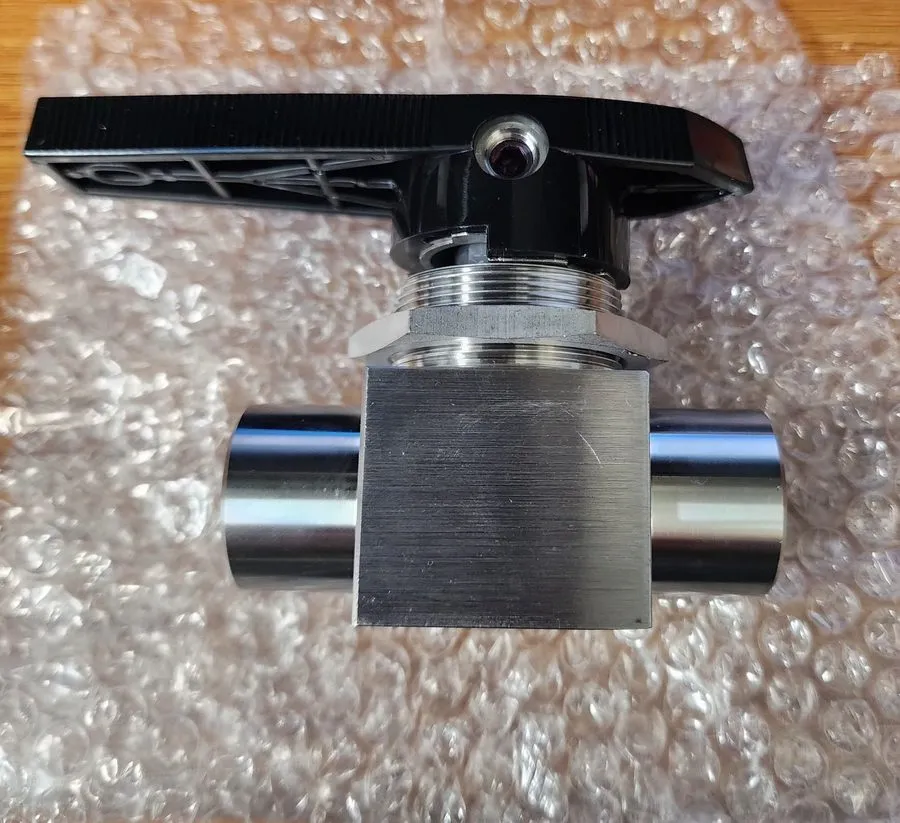 Клапан Whitey SS-45F8 Stainless Steel Ball Valve 1/2" NPT 2500 PSI — фото лота 2