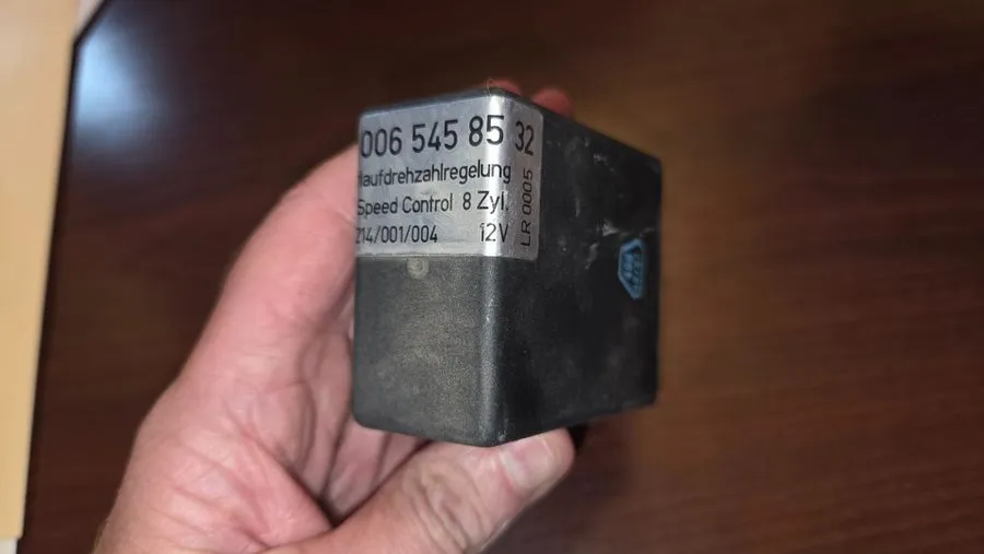 Энергооборудование Mercedes Benz Original 560SL Idle Speed Control Relay 560SEL
