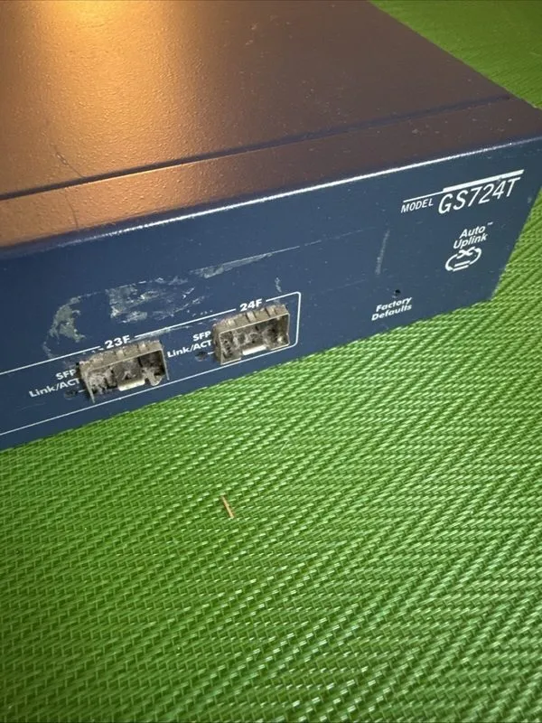 Коммутатор NETGEAR GS724T 24-Port Gigabit Managed Switch ProSAFE Rackmount VLAN