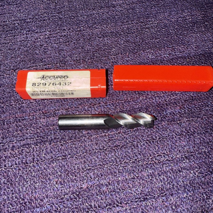 Режущий инструмент AccuPro 1/2 x 1/2 x 1-1/4 x 3 SQ Solid Carbide End Mill 3 Flu — фото лота 1