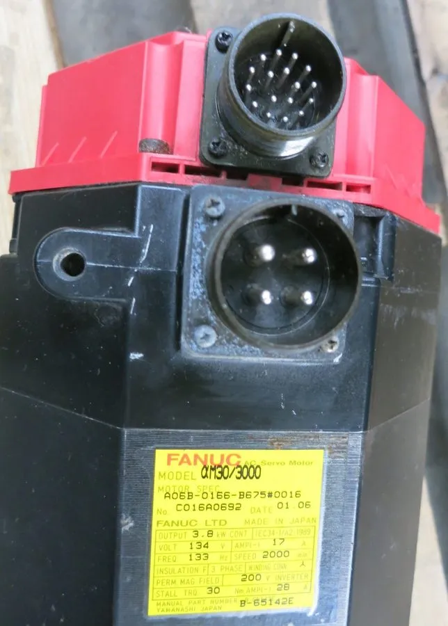 Серводвигатель FANUC aM30/3000 A06B-0166-B675#0016-R AC SERVO MOTOR 3.8Kw 2000RP — фото лота 2