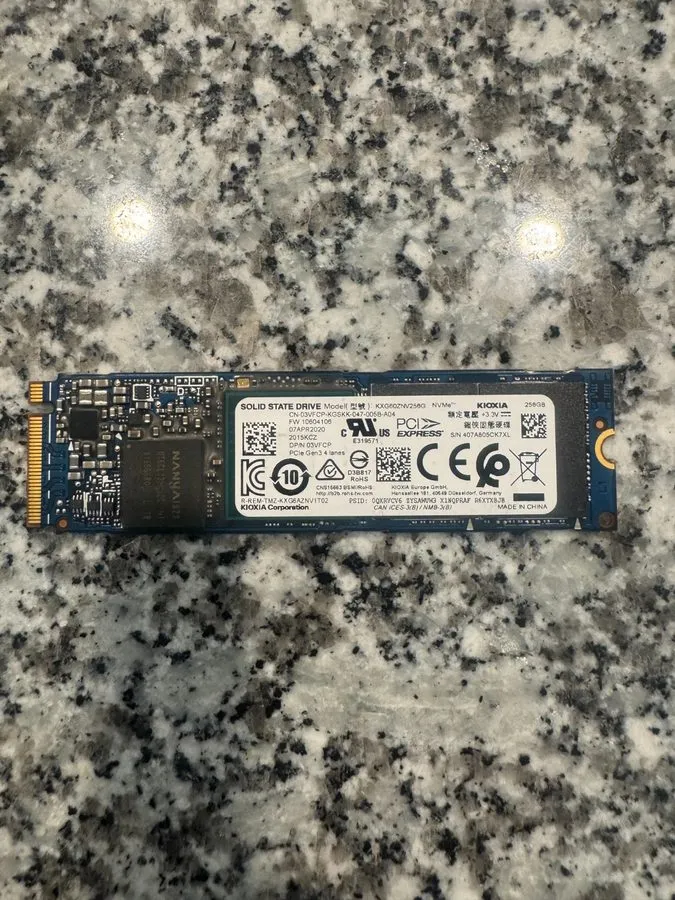 SSD-накопитель x Kioxia (Toshiba) XG6 256GB NVMe M.2 2280 SSD (KXG60ZNV256G)