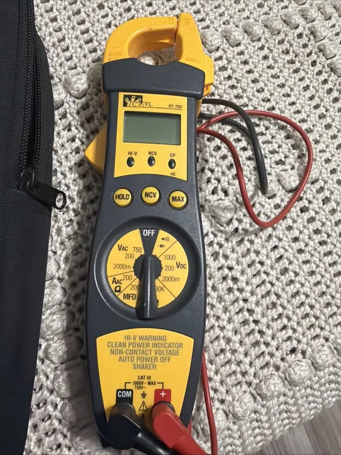 Тестер Ideal 61-702 200A 1000V CAT III NCV Clamp Meter AC/DC V/Ohm Continuity — фото лота 1