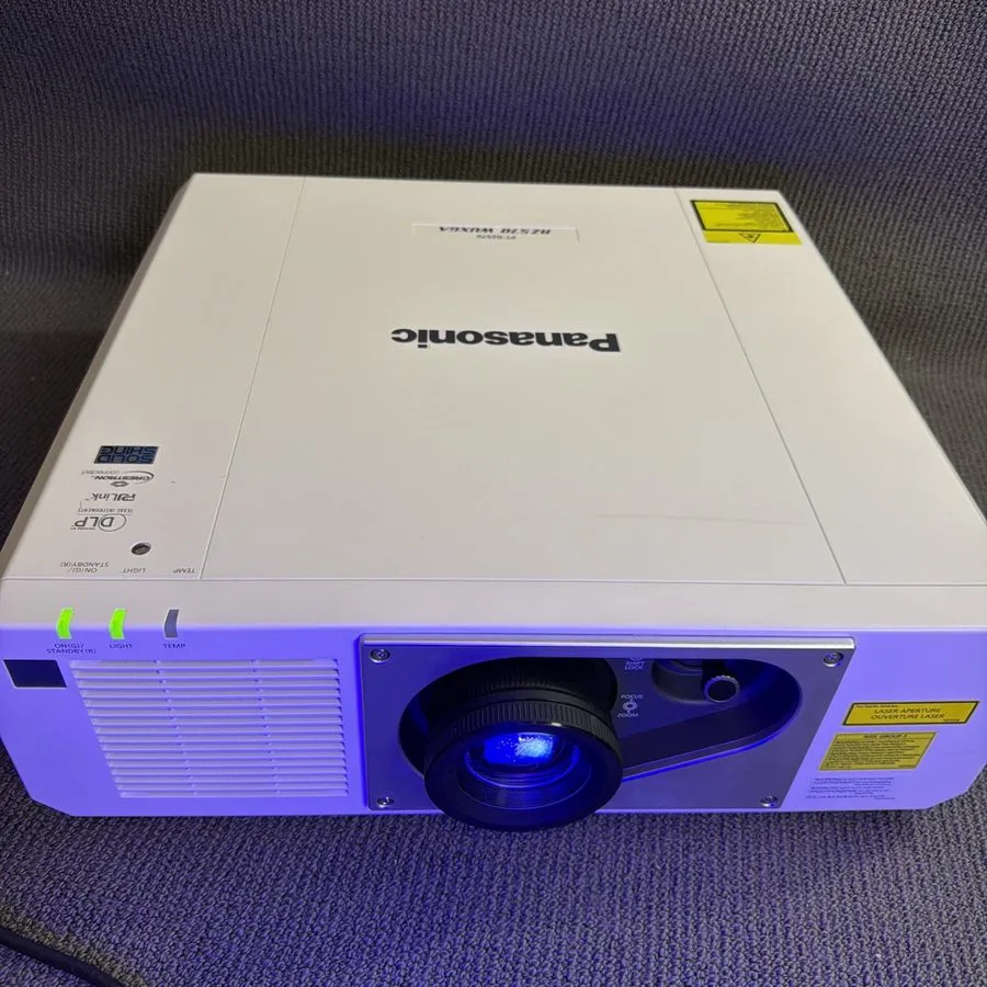 Проектор Panasonic PT-RZ570 5400 Lumen Laser DLP Projector (3427 hours)