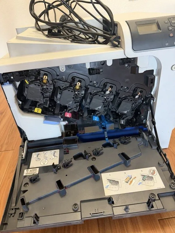 VoIP-шлюз HP Color LaserJet CP4525 Workgroup Color Laser Printer, HP Color Laser — фото лота 3