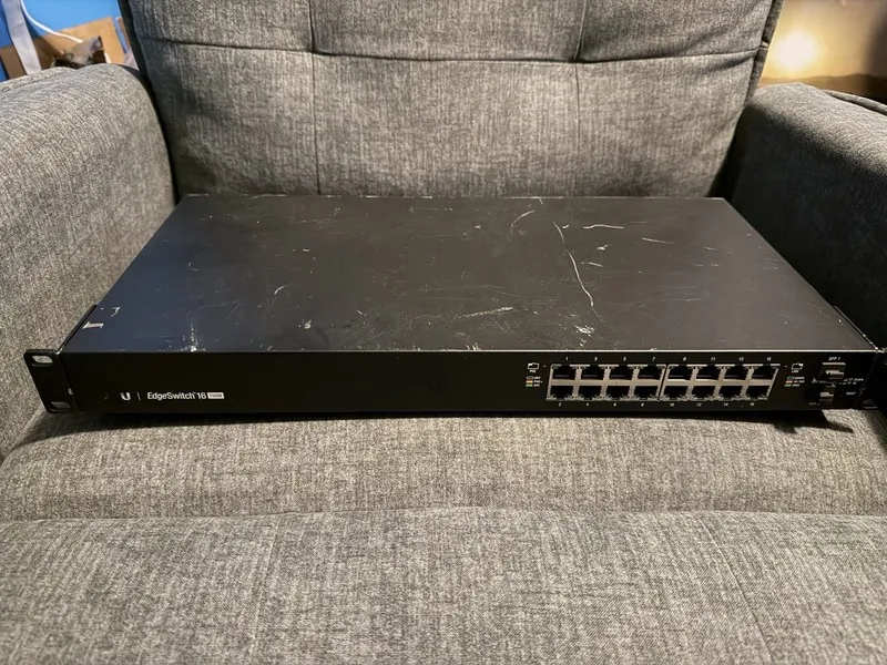Коммутатор Ubiquiti EdgeSwitch 16 150W ES-16-150W 16-Port PoE+ Network Switch