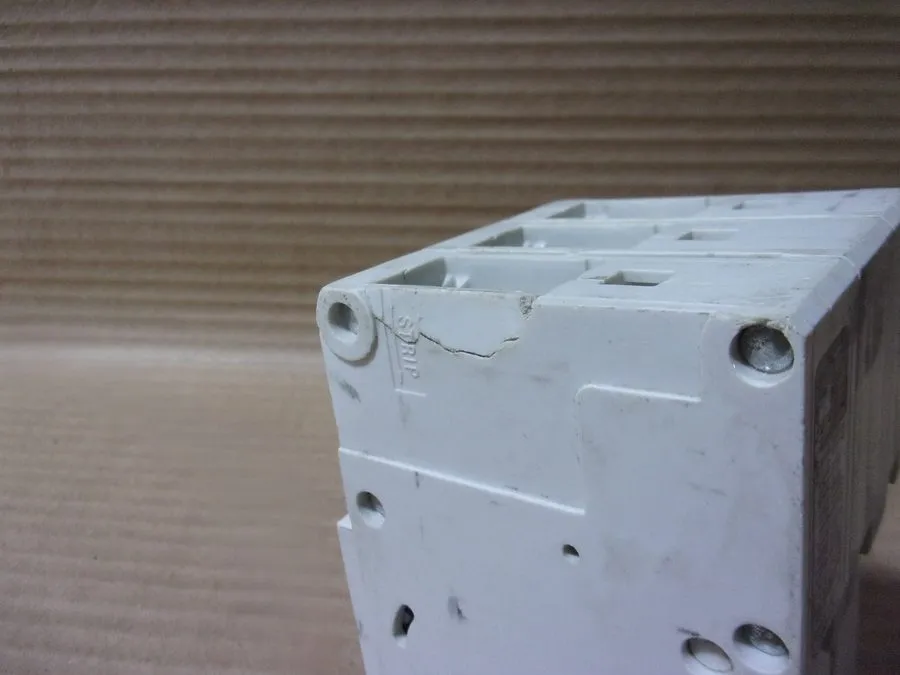 Автоматический выключатель Siemens NGB NGB3B030 3 Pole 30 Amp 480V Circuit Break
