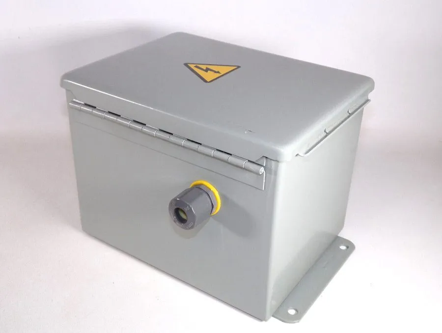 Монтажный шкаф SEVEN HOFFMAN A8066CH Junction Box Enclosure 8x6x6