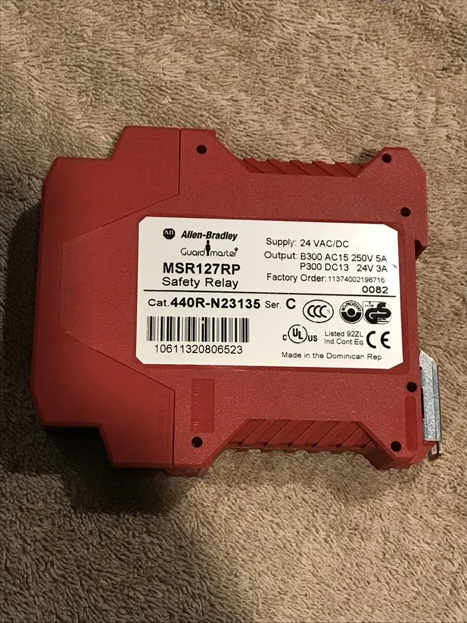 Реле безопасности Allen Bradley MSR127RP (440R-N23135) lightly Surplus.