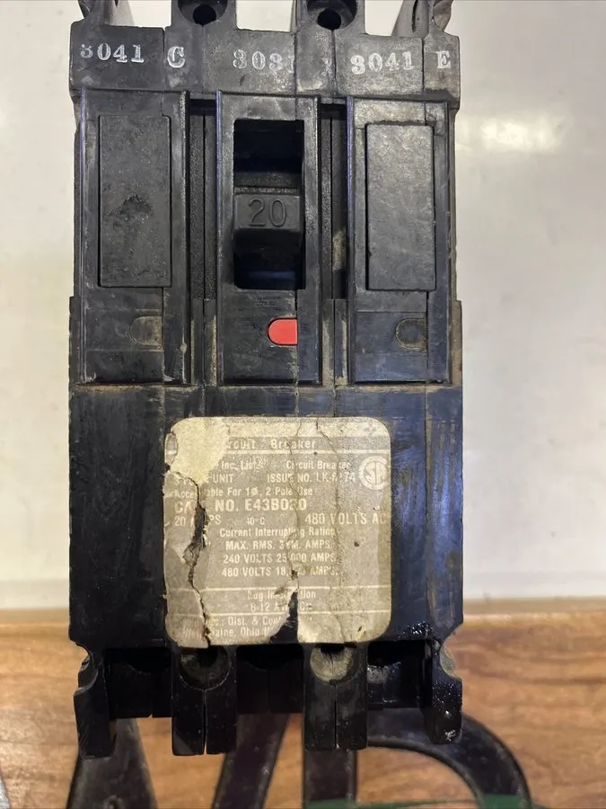 Автоматический выключатель Siemens ITE E43B020 20AMP 480V 3P Molded Case Circuit