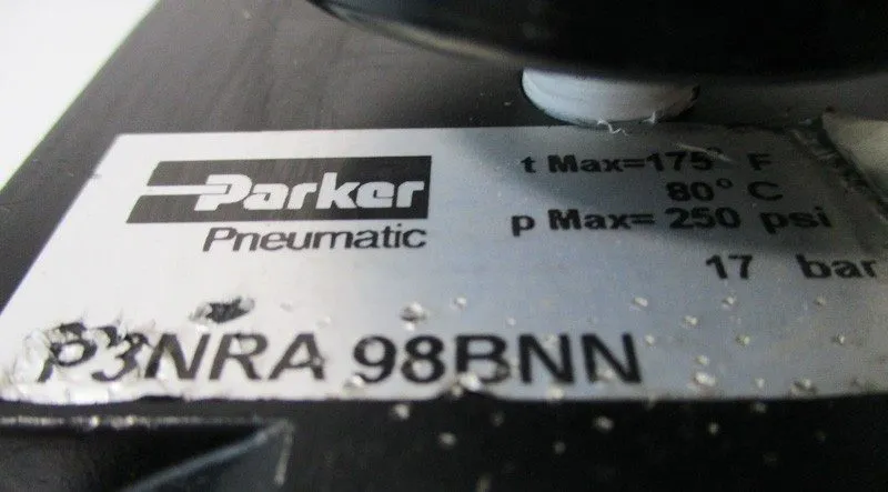 Трубопроводная арматура Parker P3NRA98BNN Pneumatic Regulator 250PSI 17 Bar