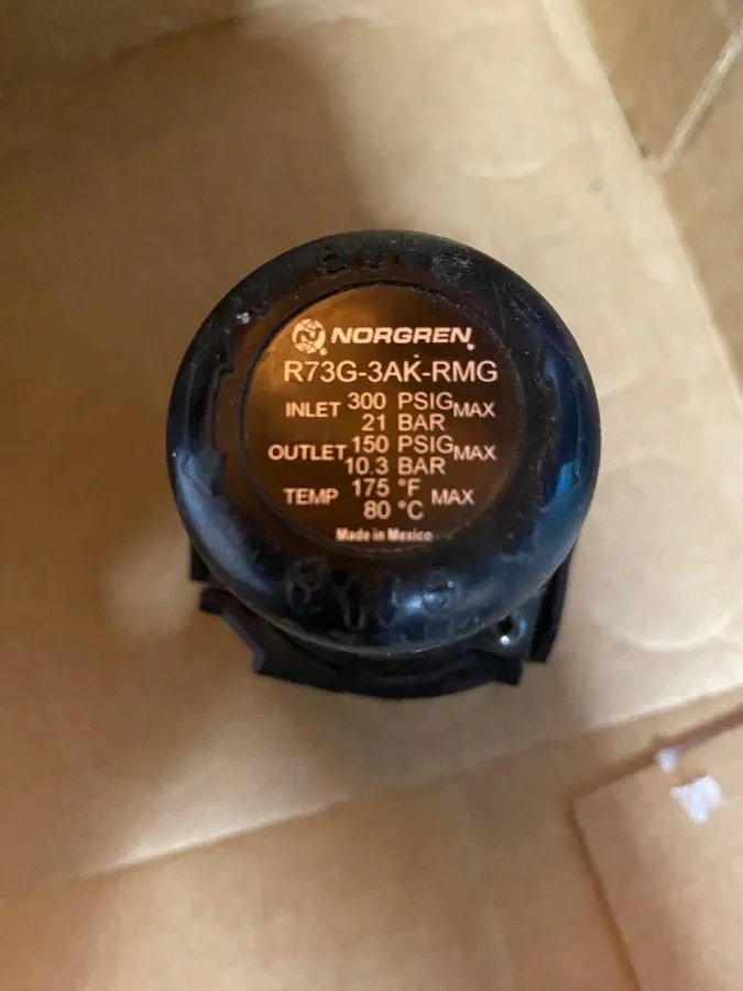 Трубопроводная арматура Norgren R73G-3AK-RMG Pressure Regulator W/Gauge 3/8” PTF — фото лота 2