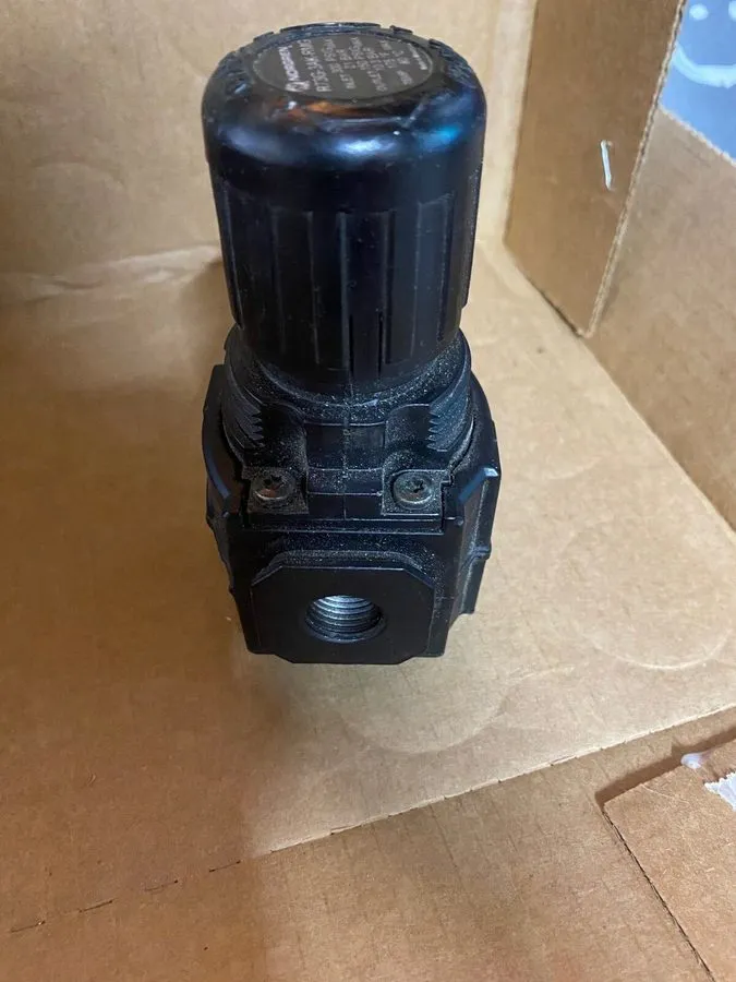Трубопроводная арматура Norgren R73G-3AK-RMG Pressure Regulator W/Gauge 3/8” PTF — фото лота 4