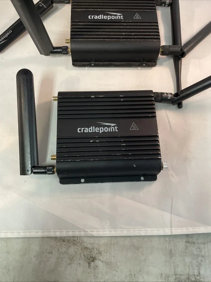 Маршрутизатор Cradlepoint IBR900-600M Cloud-Managed Networking Router