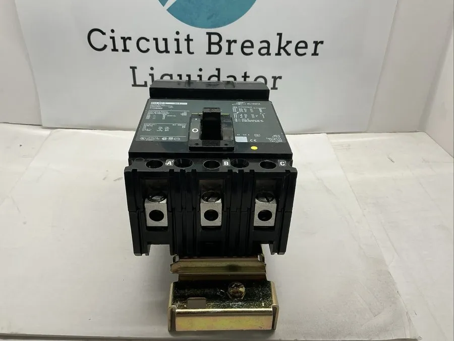 Автоматический выключатель Square D Circuit Breaker FH36060 60A 3 Pole 25kA @ 48