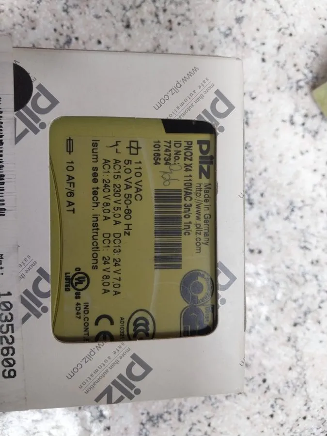 Реле безопасности PILZ 774730 PNOZ X4 24VDC 3n/o 1n/c Safety relay
