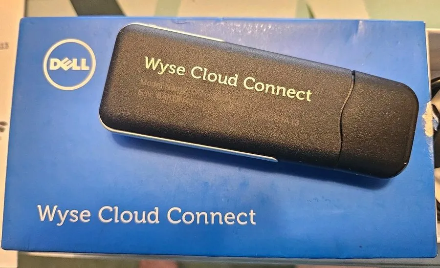 Тонкий клиент Dell Wyse Cloud Connect Thin Client CS1A13 Connects Via HDMI To TV