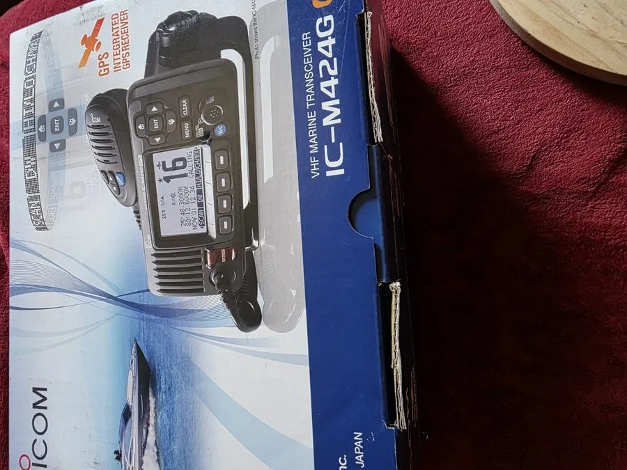Радиостанция Icom IC-M424G VHF Marine Transceiver GPS Waterproof 25W Black — фото лота 1