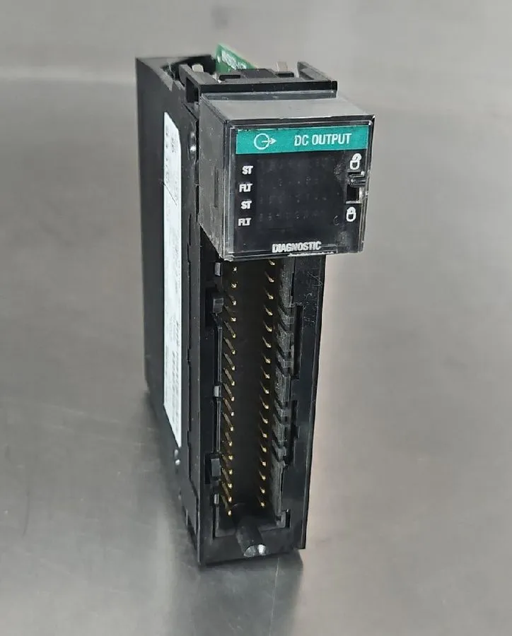 ПЛК Allen Bradley 1756-0B16D A DC Output Module. Loc 3E-30