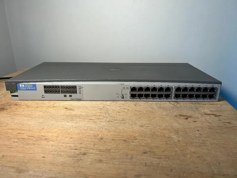 Коммутатор HP (J3295A) 24-Ports Rack-Mountable Switch Managed stackable