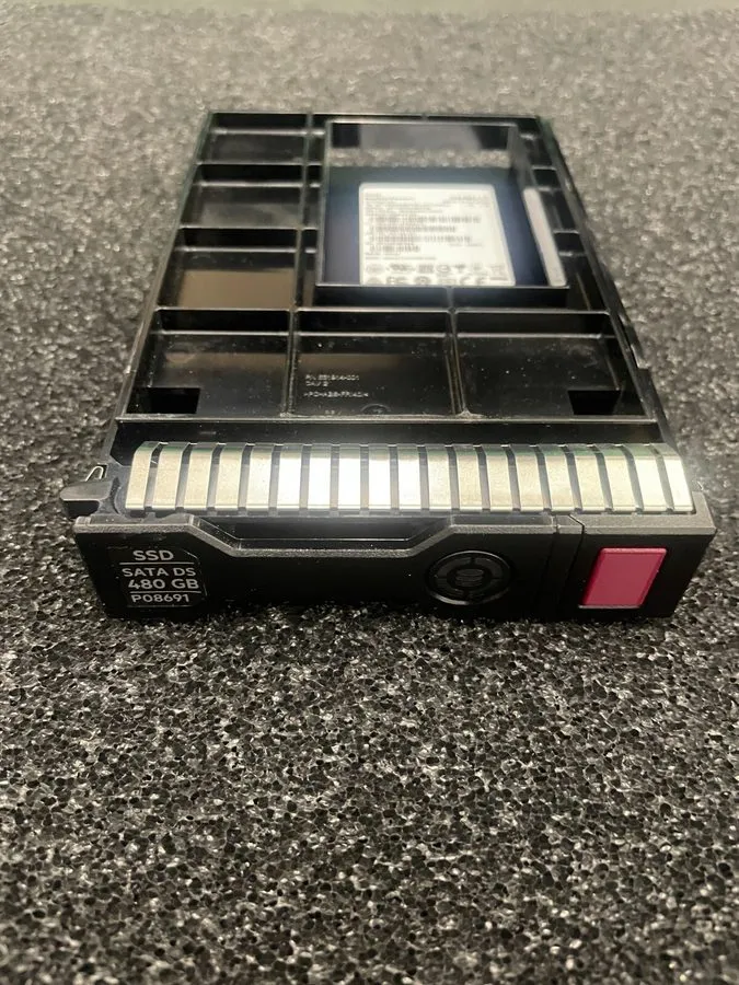 SSD-накопитель HPE 480GB SATA 6G LFF SCC 3.5 SSD P07924-B21 P08691-001 MICRON 51 — фото лота 1