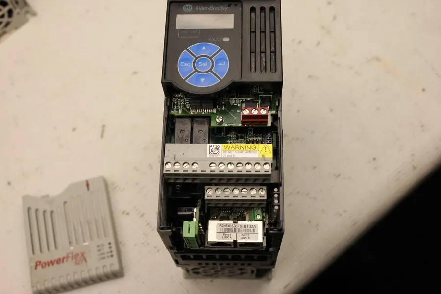 Частотный преобразователь Allen Bradley 25C-D4P0N114 PowerFlex 527 1.5kW / 2Hp A — фото лота 1