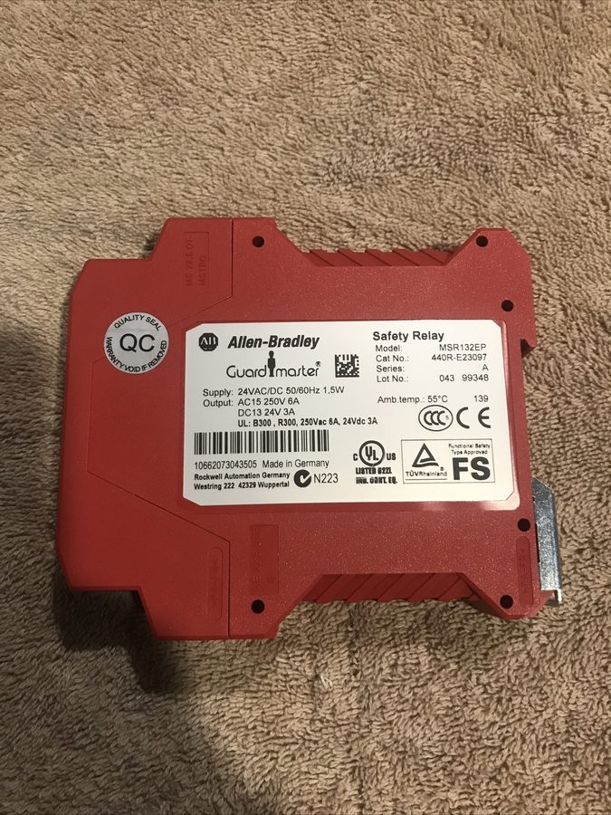 Реле безопасности ALLEN BRADLEY 440R-E23097 MSR132EP SER.A 24VAC/DC 50/60HZ