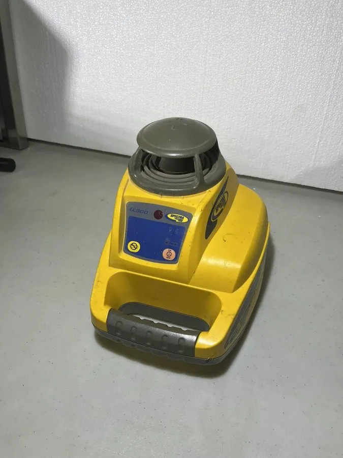 Нивелир Spectra Precision Laser Level LL300N w/ Tripod Stand & HL450 Receiver