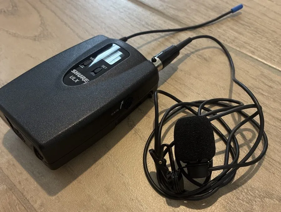 Передатчик Shure ULXS4 G3 470-506MHz Microphone Wireless Receiver w/ ULX1-G3 Tra