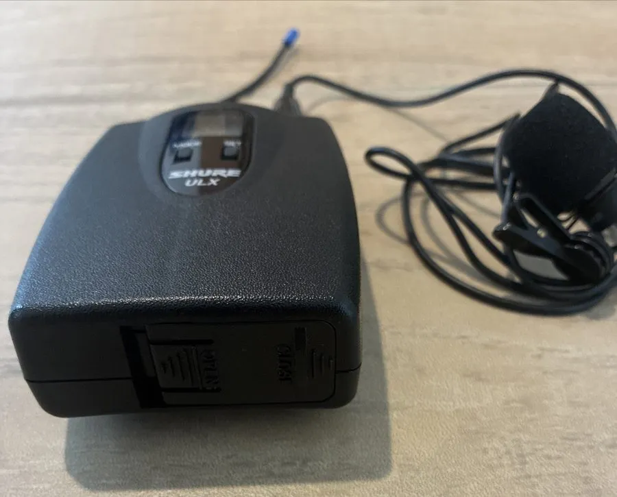 Передатчик Shure ULXS4 G3 470-506MHz Microphone Wireless Receiver w/ ULX1-G3 Tra — фото лота 2