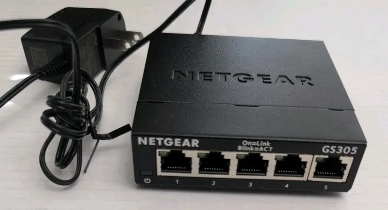 Коммутатор NETGEAR GS305v3 5 Port Gigabit Ethernet Unmanaged Switch